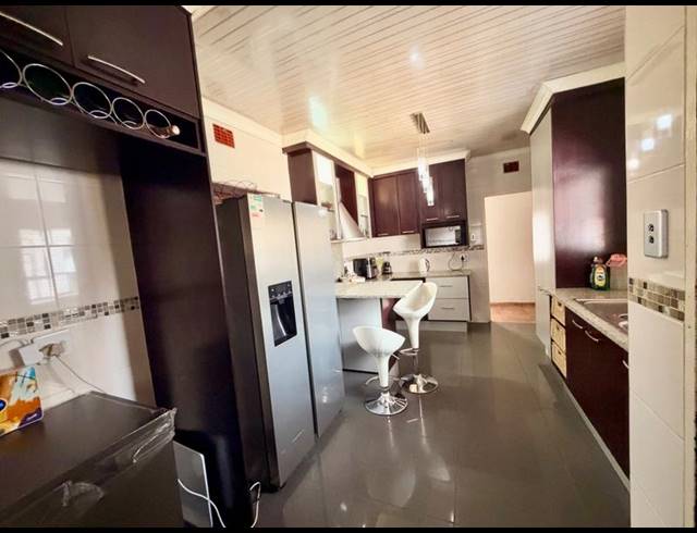 3 BEDROOM HOUSE FOR SALE IN VANDERBIJLPARK CE 3